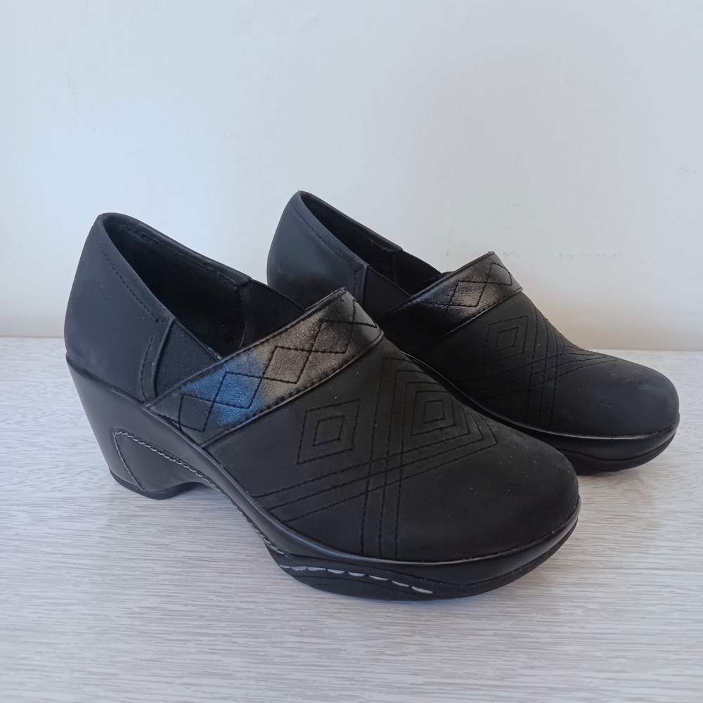 Easy Spirit SW Fennella Black Leather Southwestern Diamond Closed Back Clogs 6